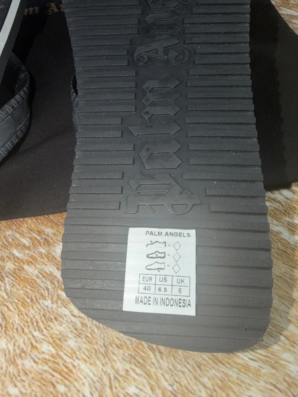 NIB Authentic Men’s Palm Angels Black Logo Flip Flops Sz 40 / US Men’s sz 8